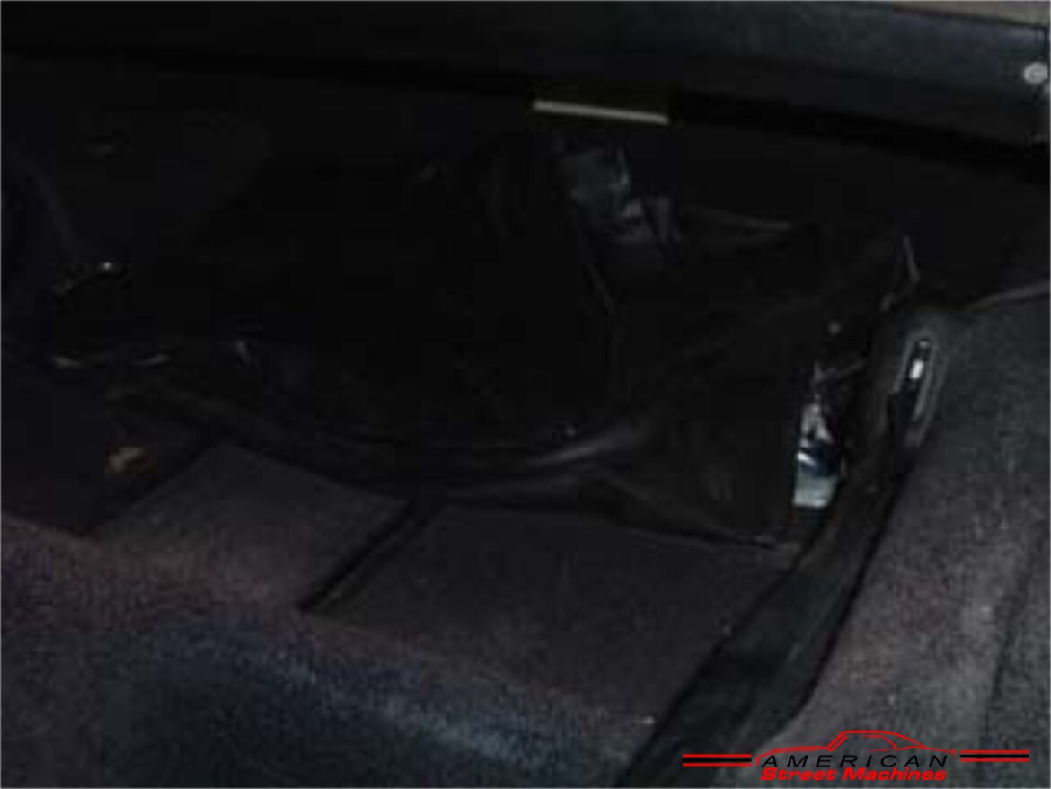 1226469vette718424 017